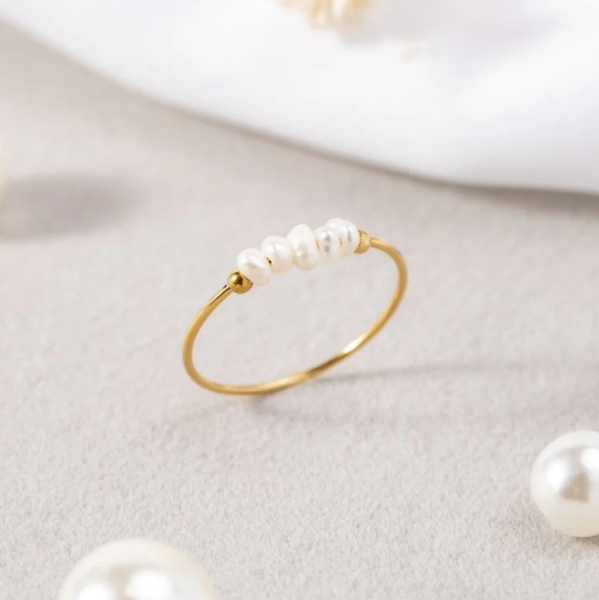 Anello Elegance con perle d'acqua dolce per uno stile sofisticato